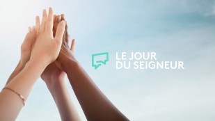 Présence d’un prêtre condamné pour agression sexuelle dans une messe du Jour du Seigneur : La réaction du producteur