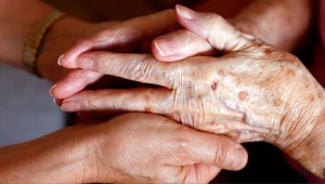 Journée mondiale des malades : quelles avancées pour les aidants ?