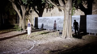 [Festival d'Avignon 2025] Les Perses (démonter les remparts pour finir le pont), de Gwenaël Morin