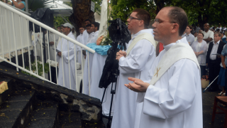 Deux nouveaux prêtres à La Réunion : leur ordination en images