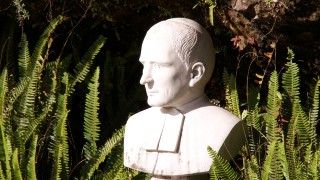 Pèlerinage des Réunionnais de métropole en hommage au frère Scubilion