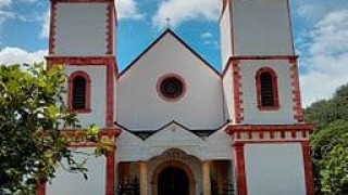 La cathédrale Saint-Michel de Rikitea en Polynésie française