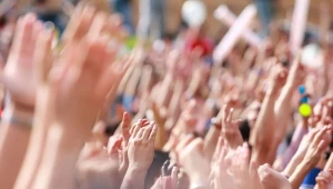 Matinée exceptionnelle, messe de clôture du Jubilé des jeunes, retransmise en mondovision depuis Rome (Italie). 