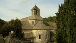 L'abbaye de Sénanque, isolée pour mieux prier